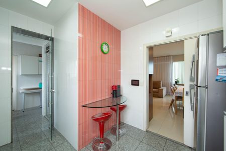 Apartamento à venda com 118m², 3 quartos e 2 vagasCOZINHA