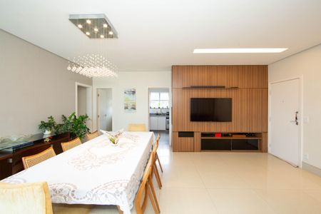 Apartamento à venda com 118m², 3 quartos e 2 vagasSALA