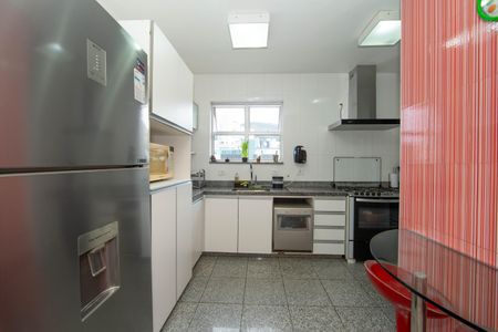 Apartamento à venda com 118m², 3 quartos e 2 vagasCOZINHA