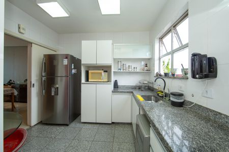 Apartamento à venda com 118m², 3 quartos e 2 vagasCOZINHA