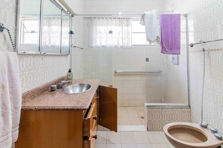 Casa à venda com 254m², 3 quartos e 6 vagasBanheiro