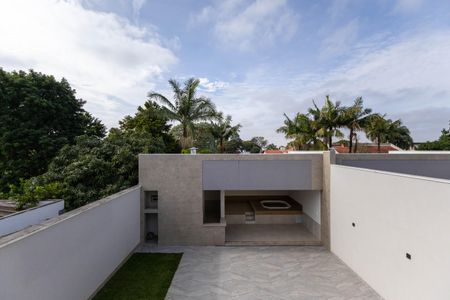 Casa à venda com 520m², 5 quartos e 4 vagas Casa à venda com 520m², 5 quartos e 4 vagasVista da Varanda da Suíte 5