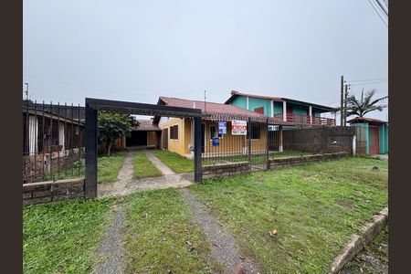 Casa à venda com 125m², 3 quartos e 1 vaga Casa à venda com 125m², 3 quartos e 1 vagaFachada + Plaquinha