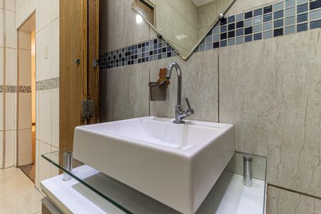 Apartamento para alugar com 99m², 3 quartos e sem vaga Apartamento para alugar com 99m², 3 quartos e sem vagaBanheiro