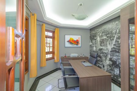 Casa à venda com 250m², 4 quartos e 2 vagas Casa à venda com 250m², 4 quartos e 2 vagasEscritório/Quarto 1