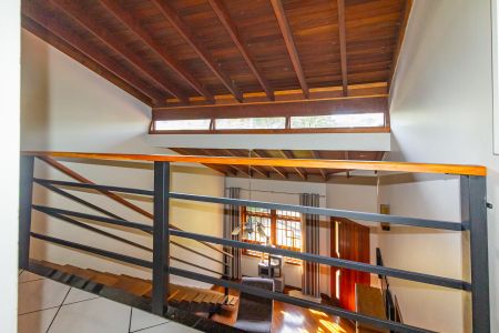 Casa à venda com 250m², 4 quartos e 2 vagas Casa à venda com 250m², 4 quartos e 2 vagasCorredor