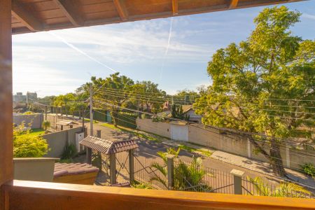 Casa à venda com 250m², 4 quartos e 2 vagas Casa à venda com 250m², 4 quartos e 2 vagasVista da Varanda da Suíte