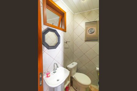 Casa à venda com 250m², 4 quartos e 2 vagas Casa à venda com 250m², 4 quartos e 2 vagasLavabo