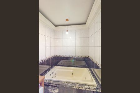 Casa à venda com 250m², 4 quartos e 2 vagas Casa à venda com 250m², 4 quartos e 2 vagasBanheiro da Suíte