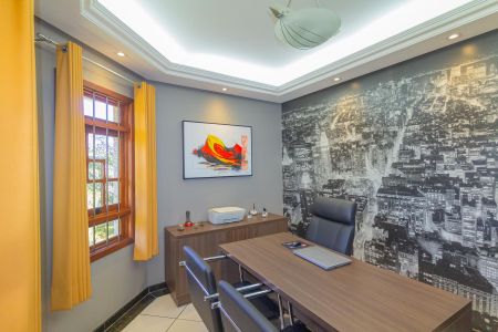 Casa à venda com 250m², 4 quartos e 2 vagas Casa à venda com 250m², 4 quartos e 2 vagasEscritório/Quarto 1