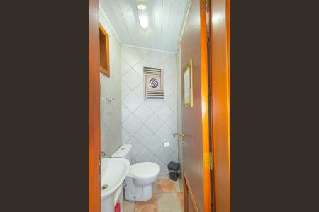 Casa à venda com 250m², 4 quartos e 2 vagas Casa à venda com 250m², 4 quartos e 2 vagasLavabo