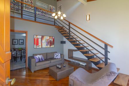 Casa à venda com 250m², 4 quartos e 2 vagas Casa à venda com 250m², 4 quartos e 2 vagasSala