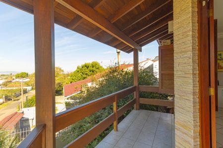 Casa à venda com 250m², 4 quartos e 2 vagas Casa à venda com 250m², 4 quartos e 2 vagasVaranda da Suíte