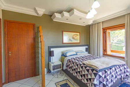 Casa à venda com 250m², 4 quartos e 2 vagas Casa à venda com 250m², 4 quartos e 2 vagasSuíte