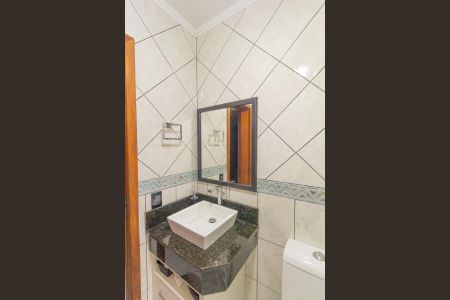 Casa à venda com 250m², 4 quartos e 2 vagas Casa à venda com 250m², 4 quartos e 2 vagasBanheiro Social