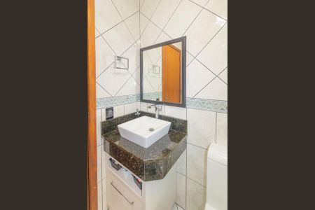 Casa à venda com 250m², 4 quartos e 2 vagas Casa à venda com 250m², 4 quartos e 2 vagasBanheiro Social