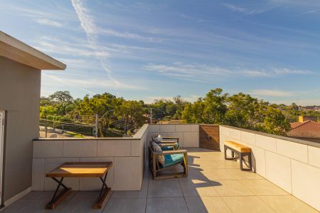 Casa à venda com 250m², 4 quartos e 2 vagas Casa à venda com 250m², 4 quartos e 2 vagasTerraço