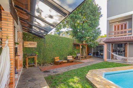 Casa à venda com 250m², 4 quartos e 2 vagas Casa à venda com 250m², 4 quartos e 2 vagasEspaço Gourmet