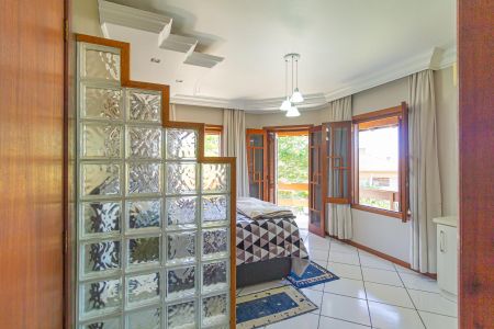 Casa à venda com 250m², 4 quartos e 2 vagas Casa à venda com 250m², 4 quartos e 2 vagasSuíte