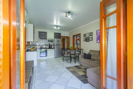 Casa à venda com 250m², 4 quartos e 2 vagas Casa à venda com 250m², 4 quartos e 2 vagasCozinha