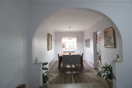 Casa à venda com 150m², 3 quartos e 2 vagasSala