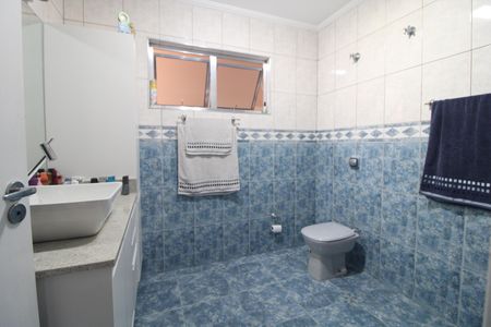 Casa à venda com 150m², 3 quartos e 2 vagasBanheiro