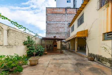 Casa à venda com 300m², 4 quartos e 2 vagasQuintal