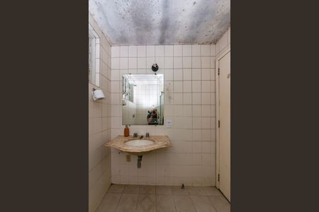 Casa à venda com 300m², 4 quartos e 2 vagasBanheiro Social