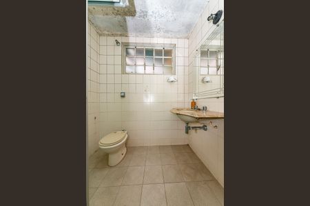 Casa à venda com 300m², 4 quartos e 2 vagasBanheiro Social