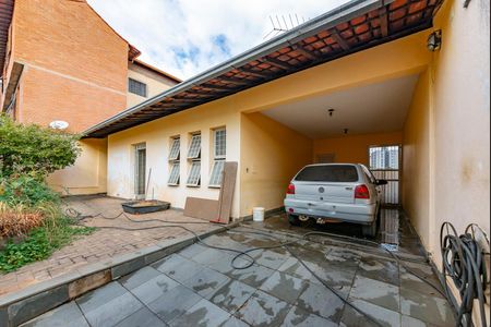 Casa à venda com 300m², 4 quartos e 2 vagasGaragem