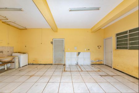 Casa à venda com 300m², 4 quartos e 2 vagasÁrea de Serviço