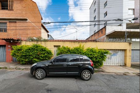 Casa à venda com 300m², 4 quartos e 2 vagasFachada