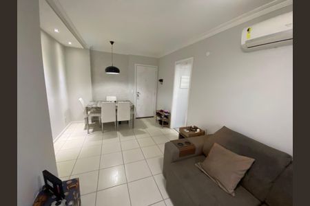 Apartamento à venda com 70m², 2 quartos e 1 vaga Apartamento à venda com 70m², 2 quartos e 1 vagaSala