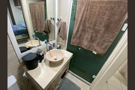 Apartamento à venda com 70m², 2 quartos e 1 vaga Apartamento à venda com 70m², 2 quartos e 1 vagaBanheiro Suíte