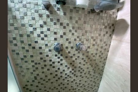 Apartamento à venda com 70m², 2 quartos e 1 vaga Apartamento à venda com 70m², 2 quartos e 1 vagaBanheiro Suíte