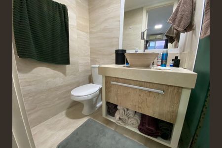 Apartamento à venda com 70m², 2 quartos e 1 vaga Apartamento à venda com 70m², 2 quartos e 1 vagaBanheiro Suíte