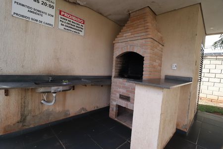 Apartamento para alugar com 44m², 2 quartos e 1 vagaÁrea comum - Churrasqueira