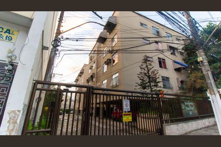 Apartamento à venda com 60m², 2 quartos e 2 vagas Apartamento à venda com 60m², 2 quartos e 2 vagasFachada