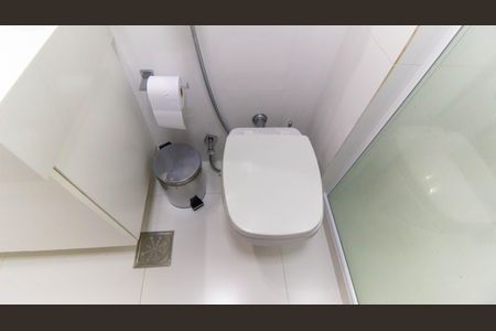 Apartamento à venda com 60m², 2 quartos e 2 vagas Apartamento à venda com 60m², 2 quartos e 2 vagasBanheiro