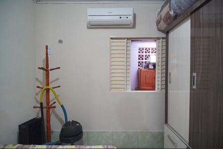 Casa à venda com 90m², 3 quartos e 2 vagasQuarto 2