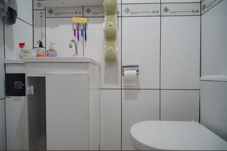 Casa à venda com 90m², 3 quartos e 2 vagasBanheiro