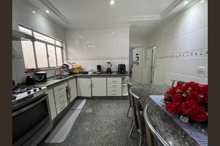 Casa à venda com 330m², 3 quartos e 7 vagasCozinha