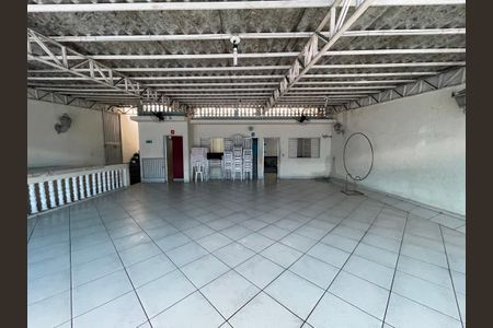 Casa à venda com 330m², 3 quartos e 7 vagasÁrea comum - Salão de festas