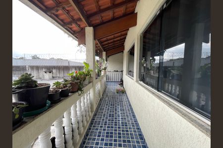 Casa à venda com 330m², 3 quartos e 7 vagasVaranda