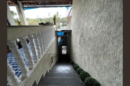 Casa à venda com 330m², 3 quartos e 7 vagasEscada