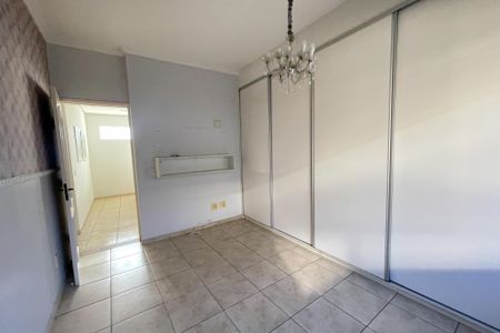 Casa para alugar com 100m², 2 quartos e 1 vagaQuarto