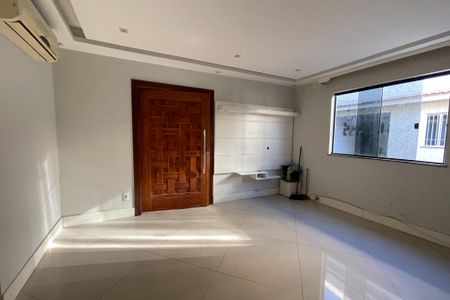 Casa para alugar com 100m², 2 quartos e 1 vagaSala