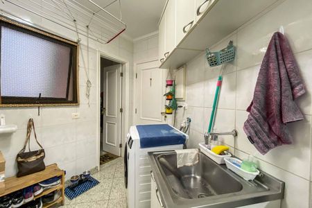 Apartamento à venda com 330m², 3 quartos e 3 vagas Apartamento à venda com 330m², 3 quartos e 3 vagasÁrea de Serviço