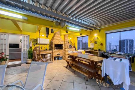 Apartamento à venda com 330m², 3 quartos e 3 vagas Apartamento à venda com 330m², 3 quartos e 3 vagasÁrea Gourmet