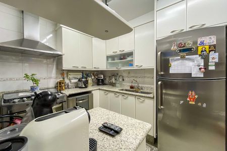 Apartamento à venda com 330m², 3 quartos e 3 vagas Apartamento à venda com 330m², 3 quartos e 3 vagasCozinha